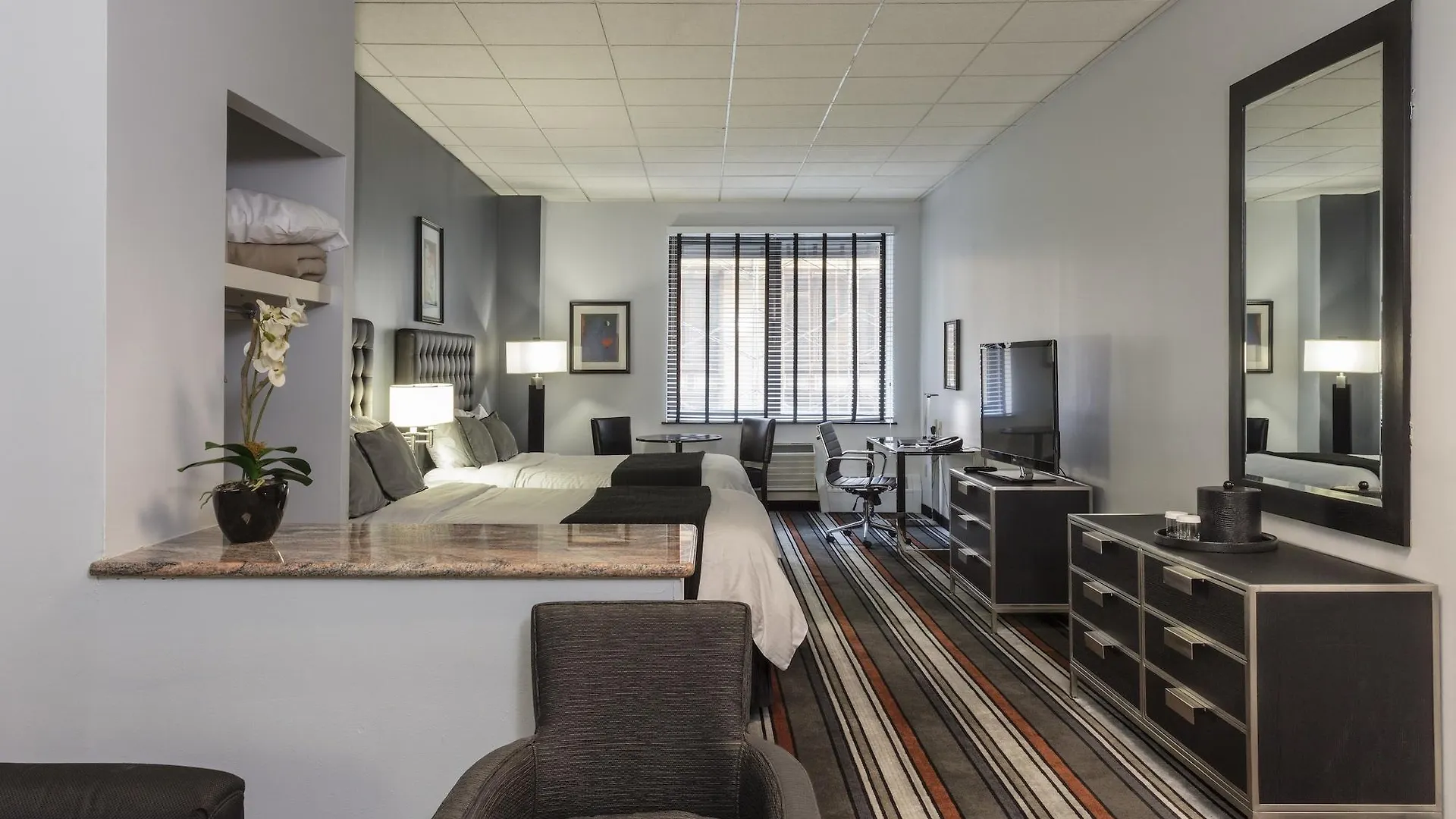 Broadway Plaza Hotel New York 4*,