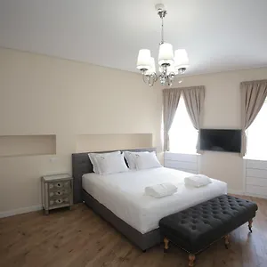 לינה וארוחת בוקר Suites Guest House