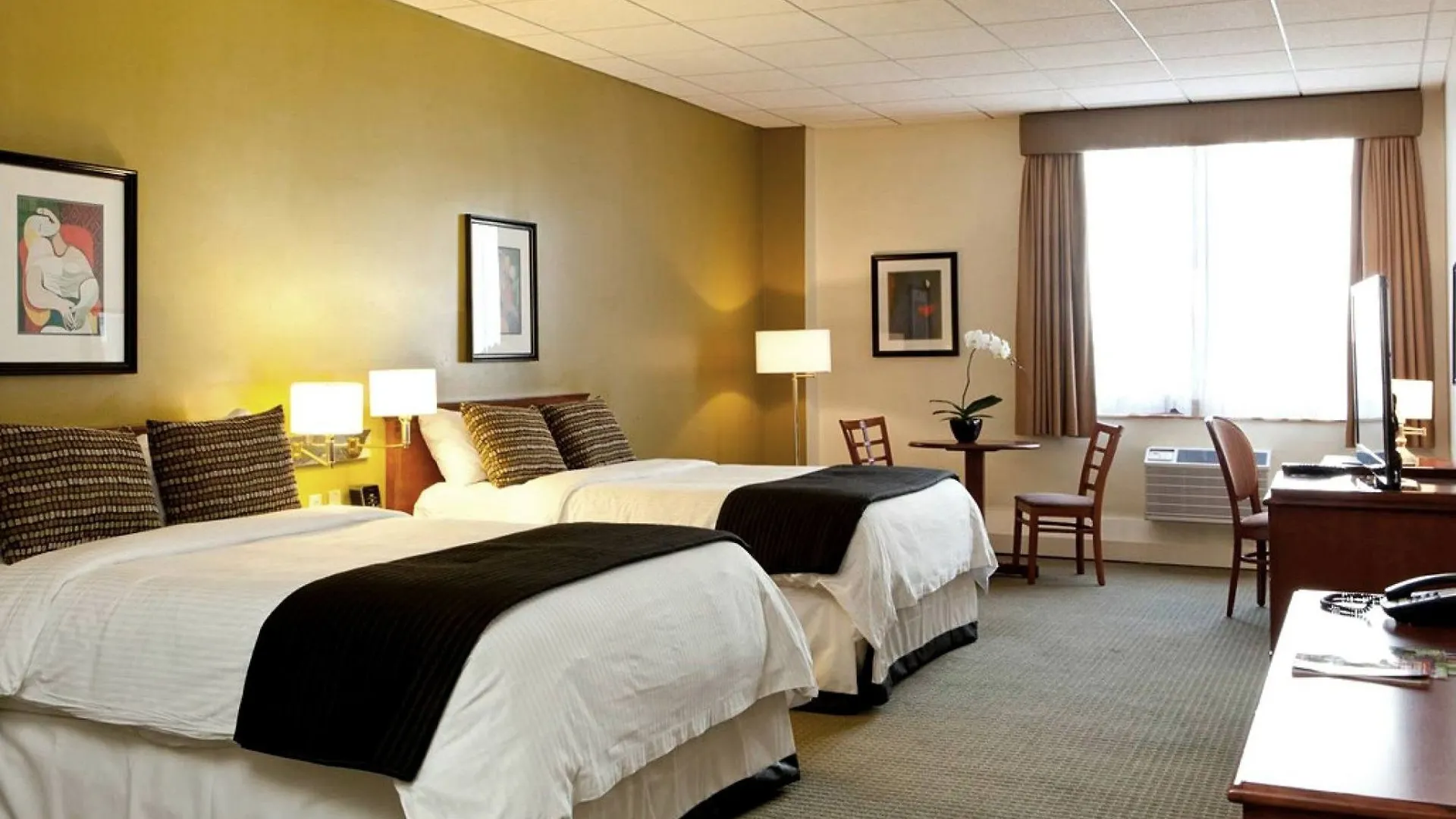 ****  Broadway Plaza Hotel New York USA